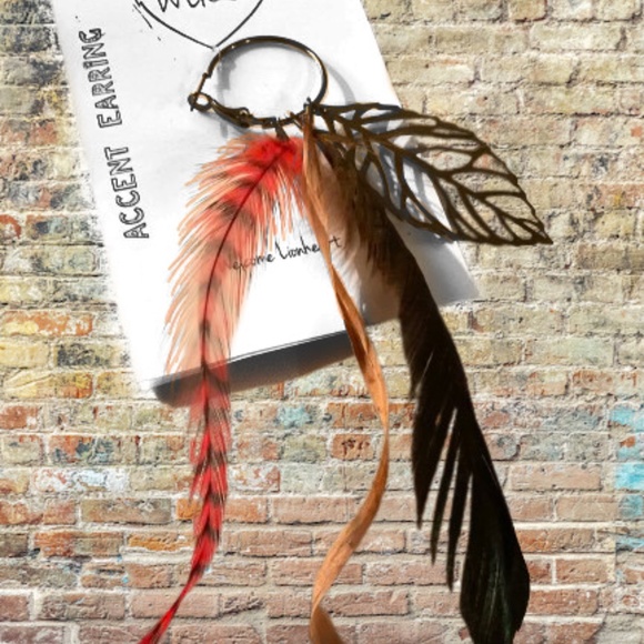 2/$50!🌱 🧝‍♀️ Gypsy Earth Nymph Viking Feather Bark Raw Leather Accent Earring - Picture 1 of 2
